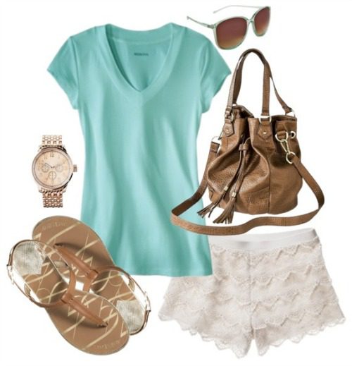 Casual Summer Outfit with Lace Shorts!