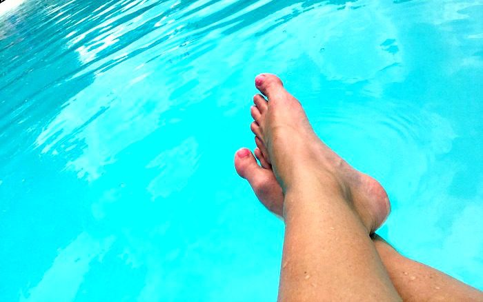Pool Feet