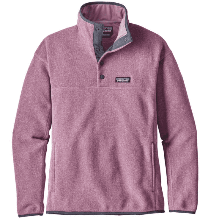 The cozy women's Patagonia fleece pullover in pink.