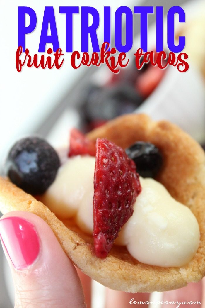 Patriotic-fruit-cookie-tacos