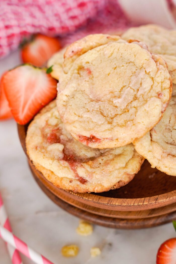 Easy Easter Dessert Recipes plate of Strawberry Cheesecake Cookies