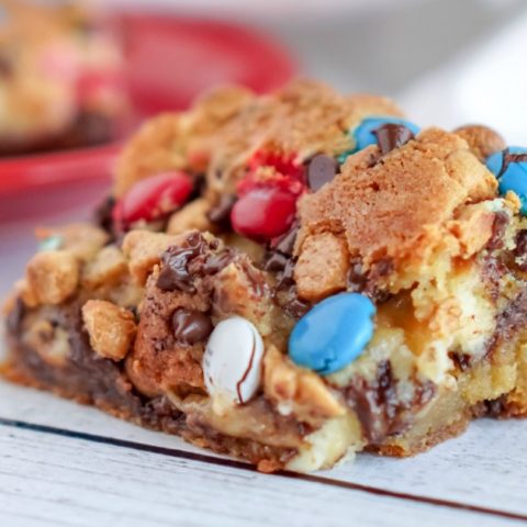 Chocolate Chip Cookie Bars for the 4th of July Featured