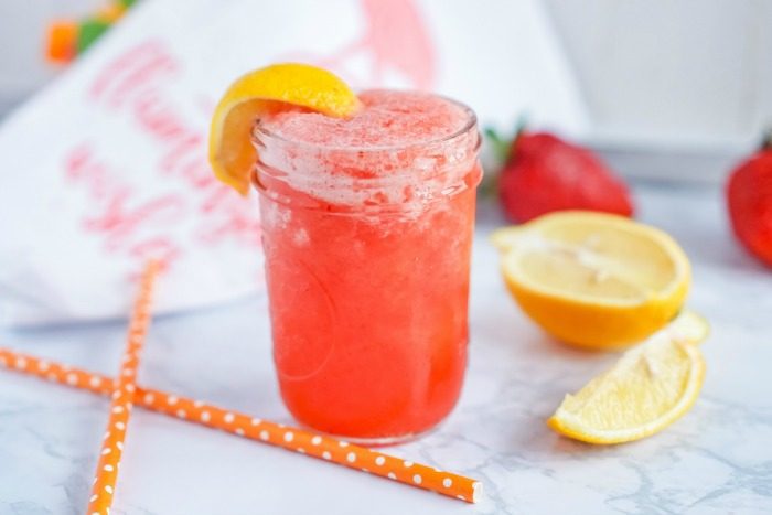 Easy Strawberry Lemonade in a Mason Jar.