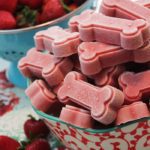 TCM-STRAWBERRYBANANADOGTREATS-3