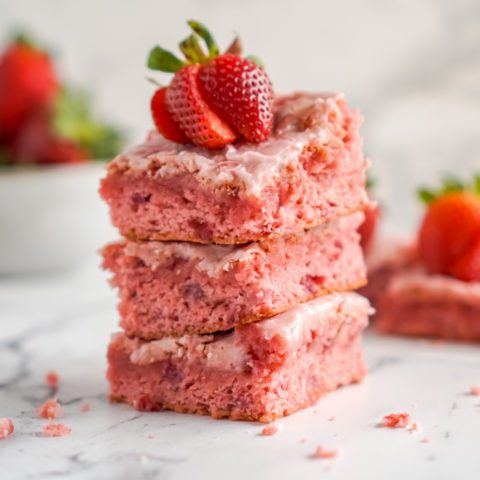 Easy Strawberry Brownies Recipe!