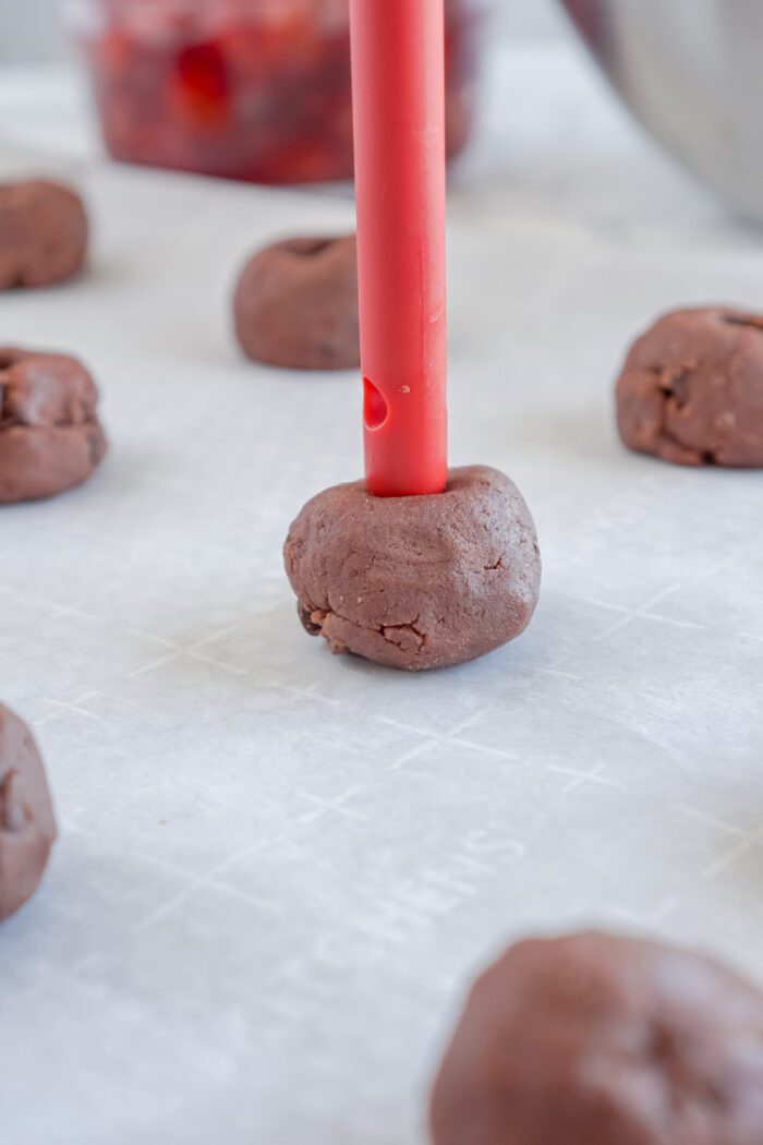 Creating a hole in the middle of cookie dough ball