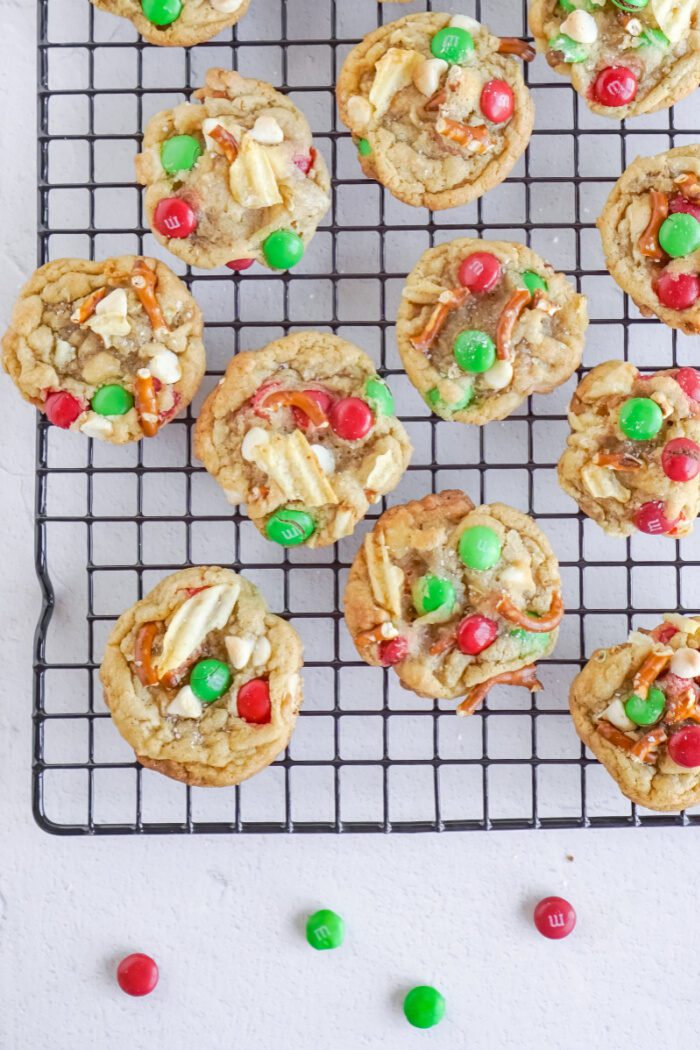 Baked cookies on cooling rack