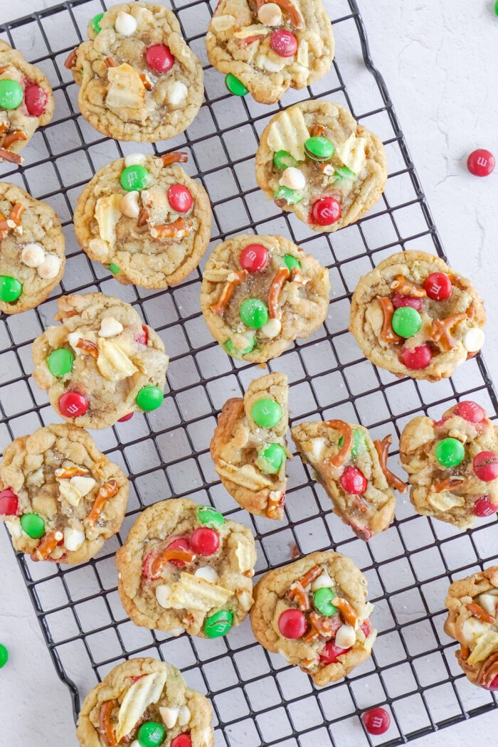 Lots of baked cookies on cooling rack