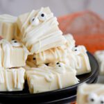 Easy White Chocolate Mummy Fudge Recipe for Halloween