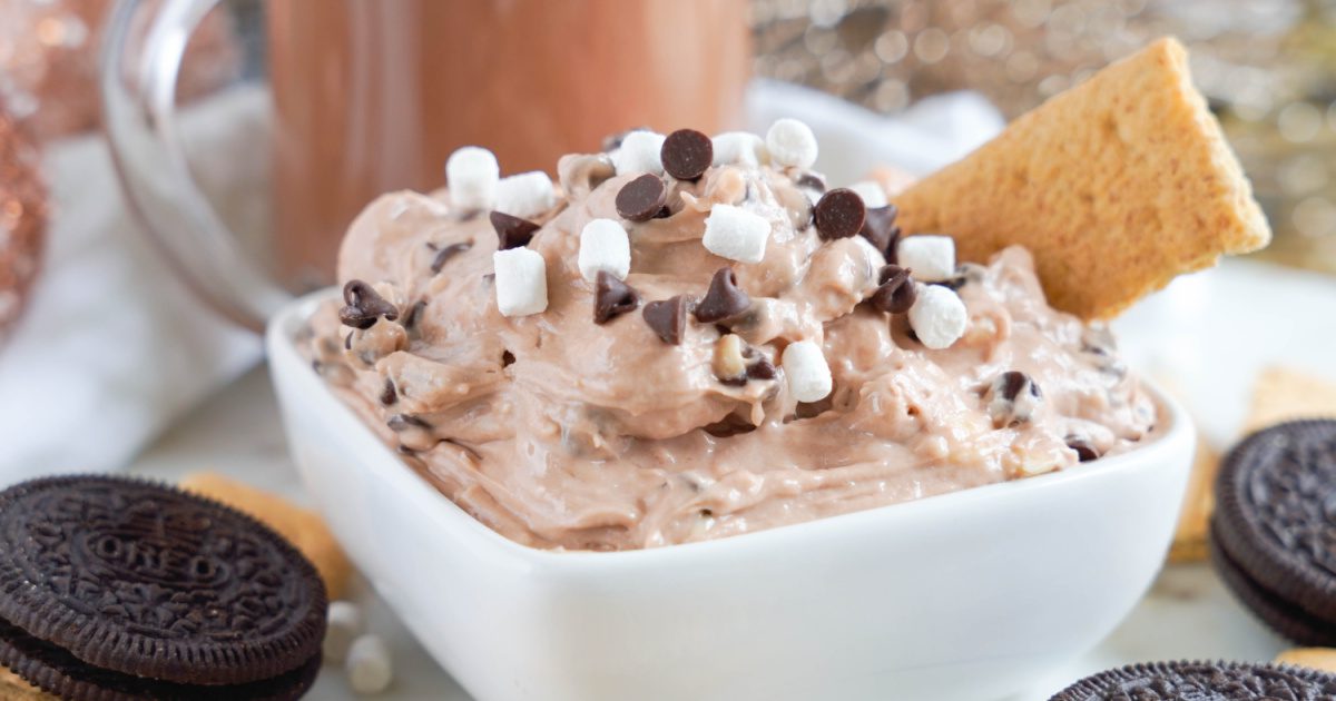 Hot Chocolate Dip Recipe with Marshmallow Fluff - LemonPeony