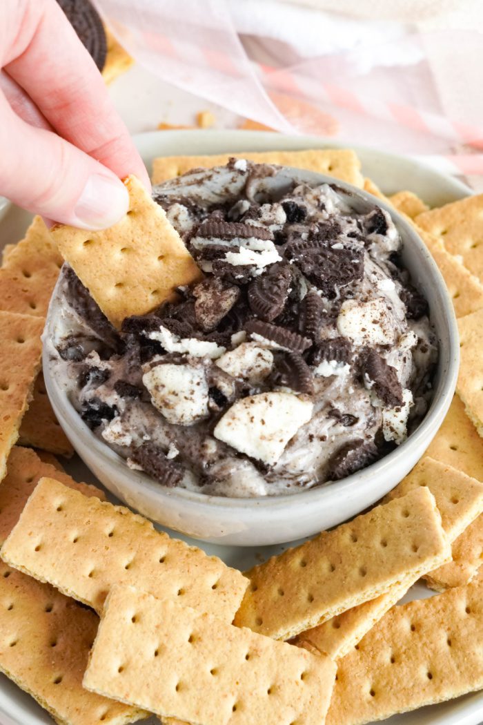Oreo Fluff Cookie Dip Bowl with Graham Crackers