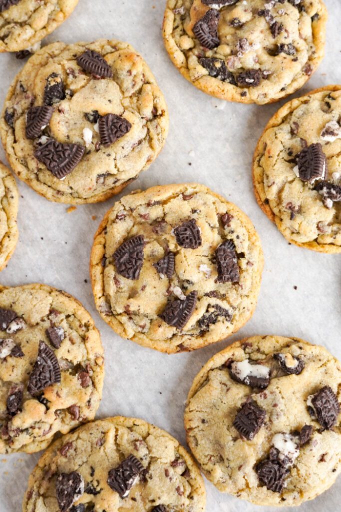 Easy Oreo Cookies Recipe with Chocolate Chips - LemonPeony