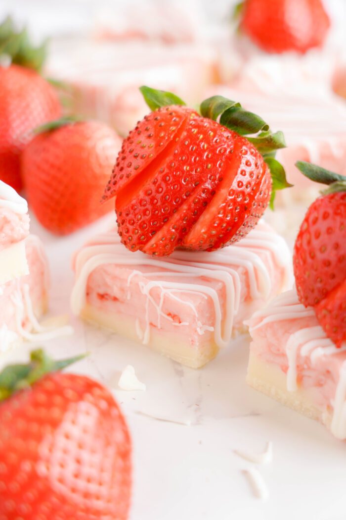 Strawberries and Cream Fudge with sliced strawberries