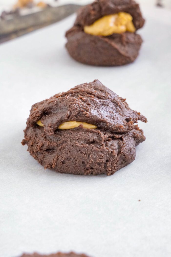 Peanut Butter Brownie Cookies with easy peanut butter filling